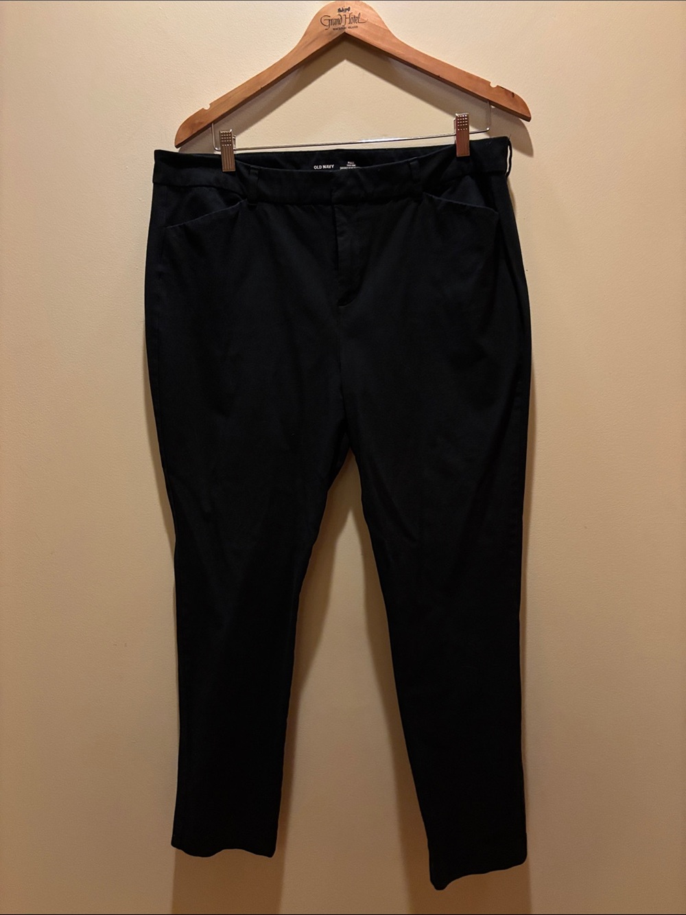 Old Navy Black women’s Dress Pants - Slim Tapered Fit